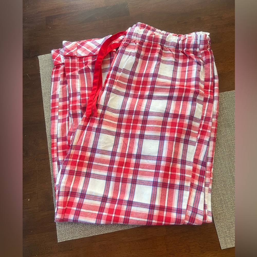 Victoria’s‎ Secret pajama bottoms